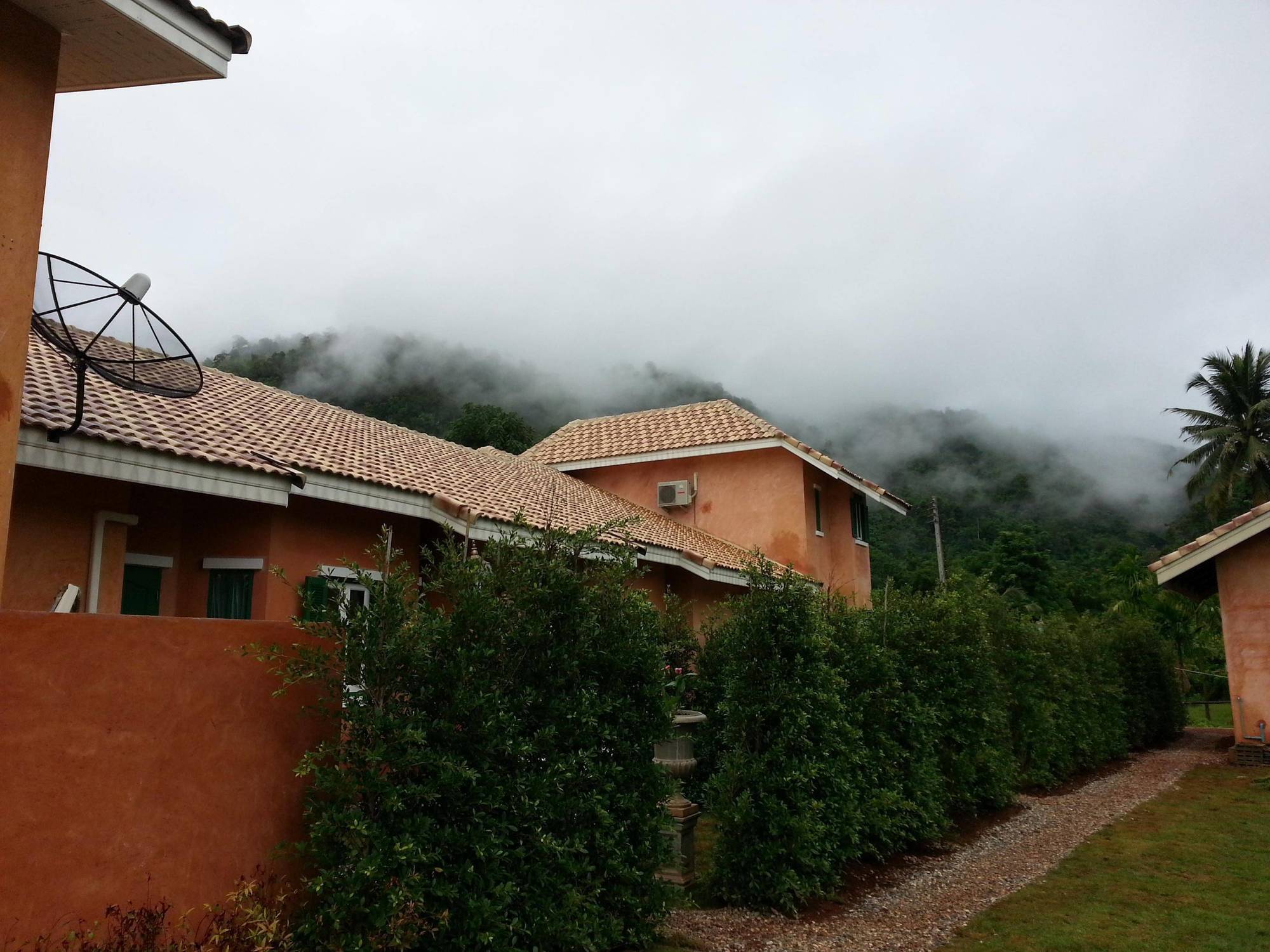 Cinque Terre Resort Thong Pha Phum Eksteriør billede